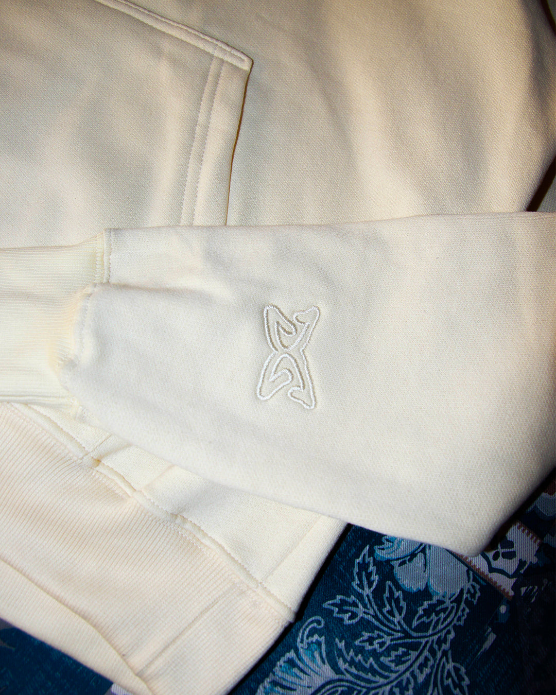 DUAL CODE HOODIE BONE - BOXY FIT